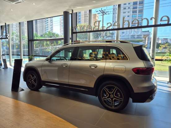 MERCEDES-BENZ-GLB 220-2025
