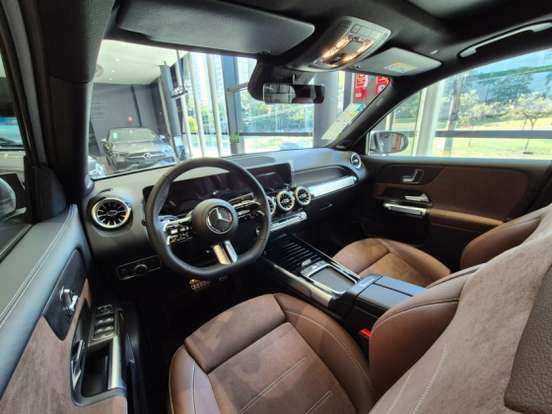 MERCEDES-BENZ-GLB 220-2025