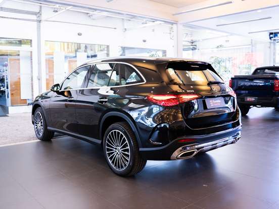MERCEDES-BENZ-GLC 300-2.0 MHEV AMG LINE 4MATIC 9G-TRONIC MERCEDES-BENZ-GLC 300-2025