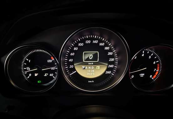 MERCEDES-BENZ-C 180-1.8 CGI CLASSIC 16V TURBO GASOLINA 4P AUTOMÁTICO MERCEDES-BENZ-C 180-2011