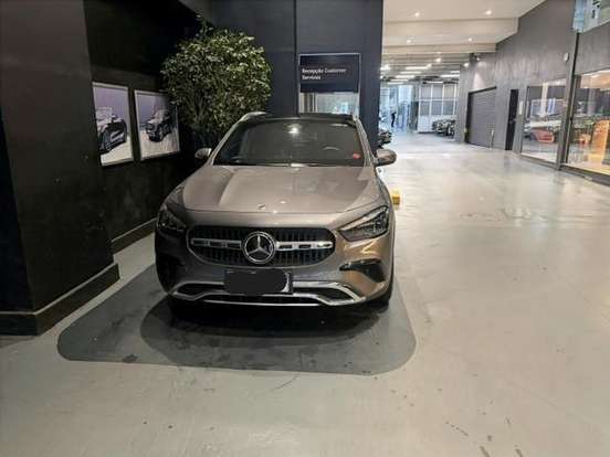 MERCEDES-BENZ-GLA 200-2024