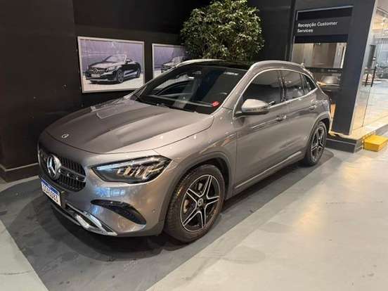 MERCEDES-BENZ-GLA 200-2024