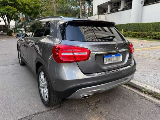 MERCEDES-BENZ-GLA 200-2015