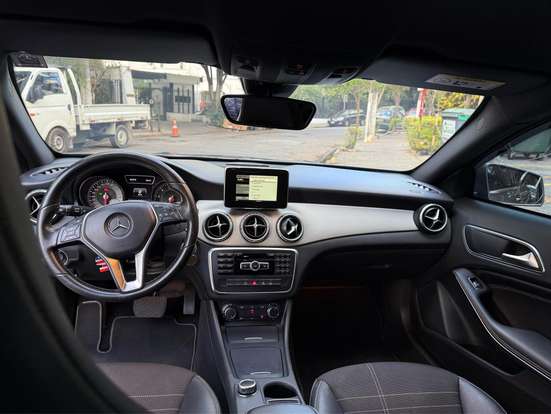 MERCEDES-BENZ-GLA 200-2015