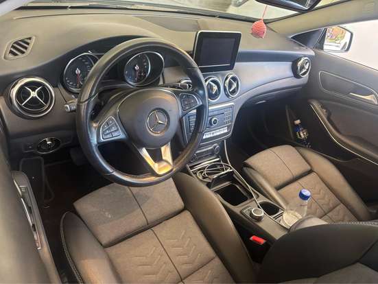 MERCEDES-BENZ-GLA 200-1.6 CGI FLEX NIGHT 7G-DCT MERCEDES-BENZ-GLA 200-2019
