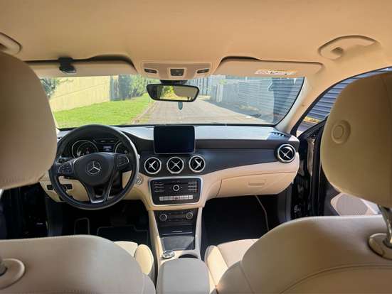 MERCEDES-BENZ-GLA 200-2019