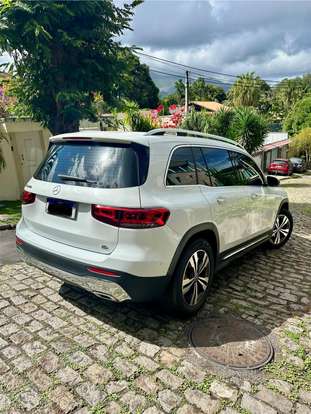 MERCEDES-BENZ-GLB 200-2021