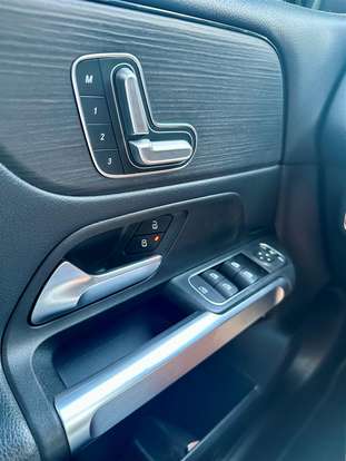 MERCEDES-BENZ-GLB 200-2021