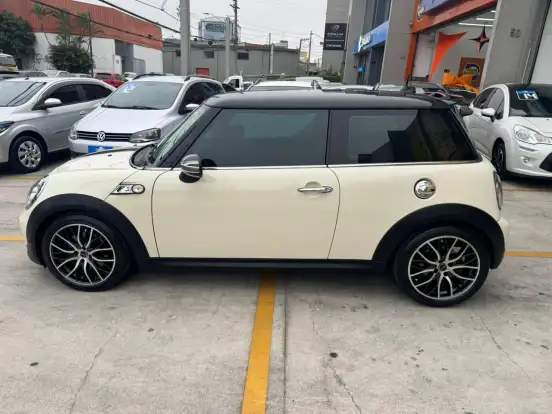MINI-COOPER-1.6 S 16V TURBO GASOLINA 2P AUTOMÁTICO MINI-COOPER-2013