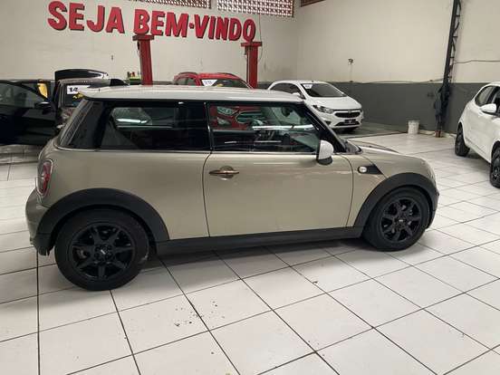 MINI-COOPER-2010