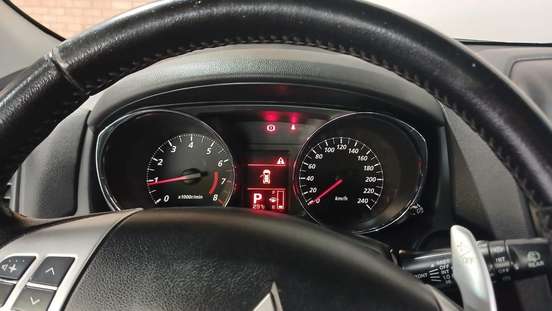 MITSUBISHI-ASX-2012