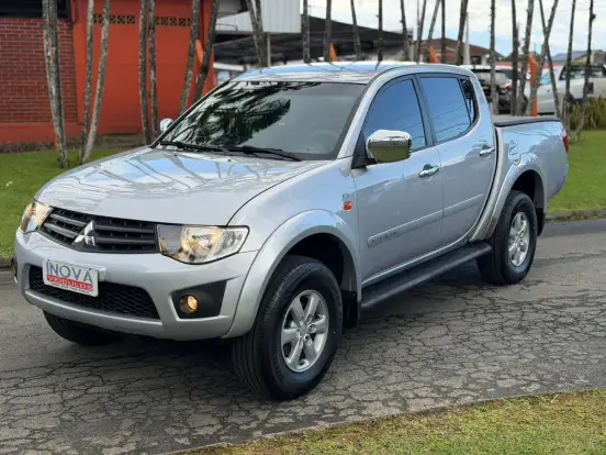 MITSUBISHI-L200 TRITON-2.4 HLS 4X2 CD 16V FLEX 4P MANUAL MITSUBISHI-L200 TRITON-2013
