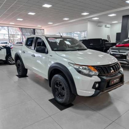 MITSUBISHI L200 TRITON 2.4 16V TURBO DIESEL OUTDOOR GLX CD 4X4 MANUAL