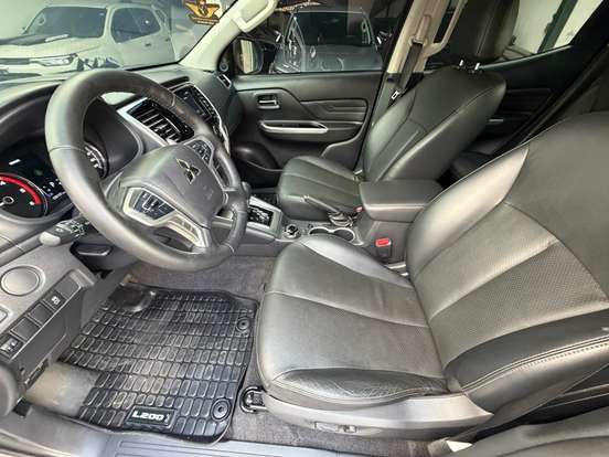 MITSUBISHI-L200 TRITON-2.4 16V TURBO DIESEL SPORT HPE CD 4P 4X4 AUTOMÁTICO MITSUBISHI-L200 TRITON-2024