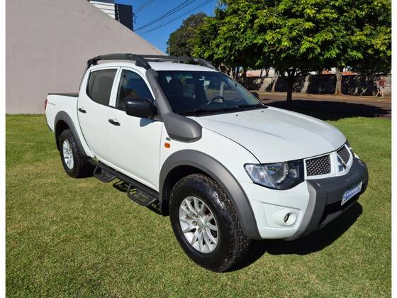 MITSUBISHI L200 TRITON 3.2 GLX 4X4 CD 16V TURBO INTERCOLER DIESEL 4P MANUAL