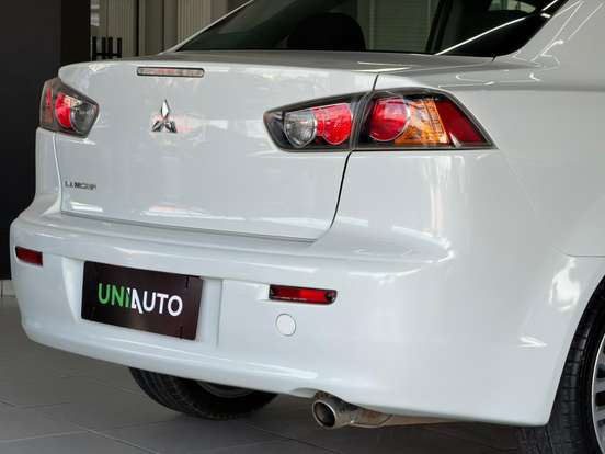 MITSUBISHI-LANCER-2015