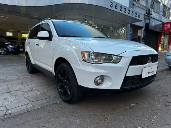 MITSUBISHI-OUTLANDER-2013