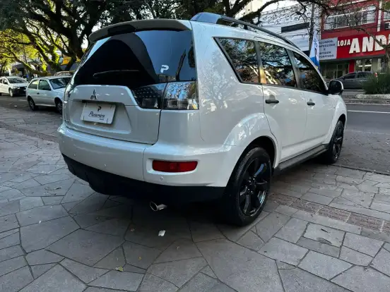 MITSUBISHI-OUTLANDER-2.0 16V GASOLINA 4P AUTOMÁTICO MITSUBISHI-OUTLANDER-2013