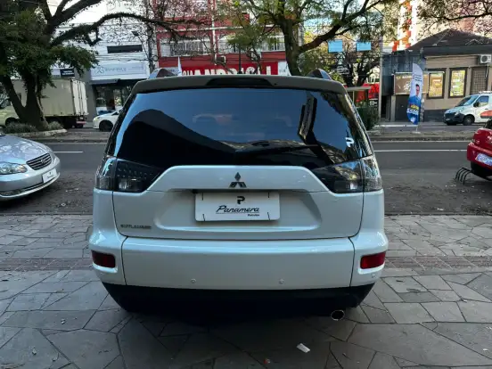 MITSUBISHI-OUTLANDER-2.0 16V GASOLINA 4P AUTOMÁTICO MITSUBISHI-OUTLANDER-2013