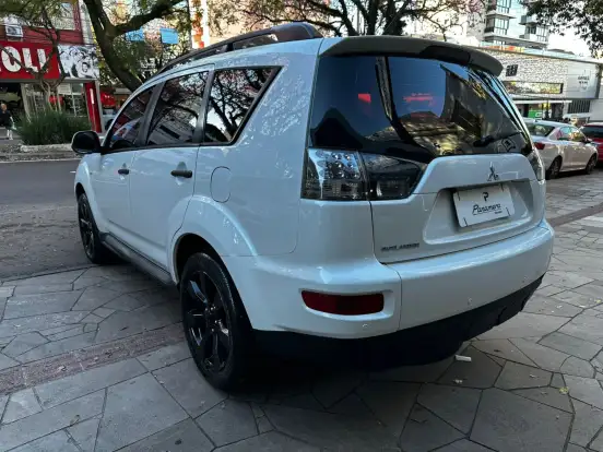 MITSUBISHI-OUTLANDER-2013