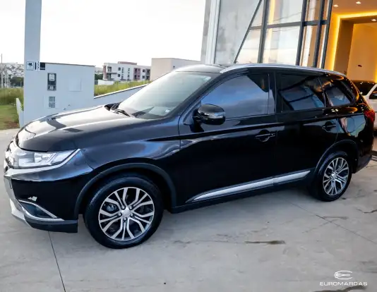 MITSUBISHI-OUTLANDER-2017