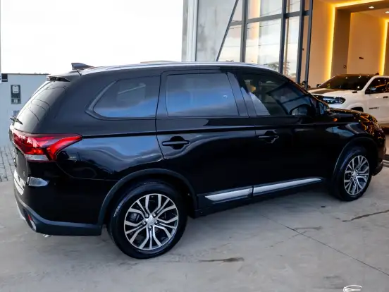 MITSUBISHI-OUTLANDER-2.0 COMFORT 16V GASOLINA 4P AUTOMÁTICO MITSUBISHI-OUTLANDER-2017