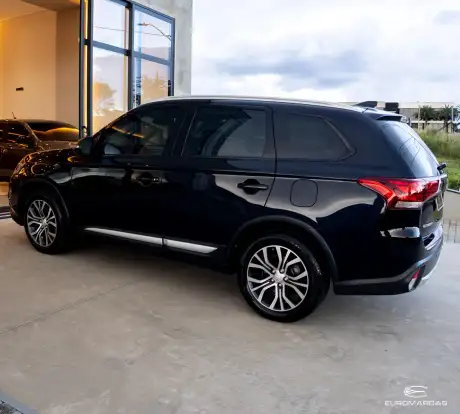 MITSUBISHI-OUTLANDER-2017