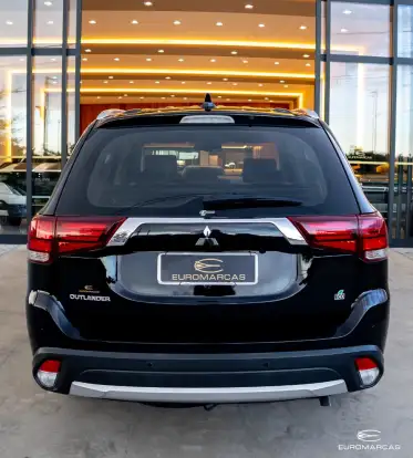MITSUBISHI-OUTLANDER-2017