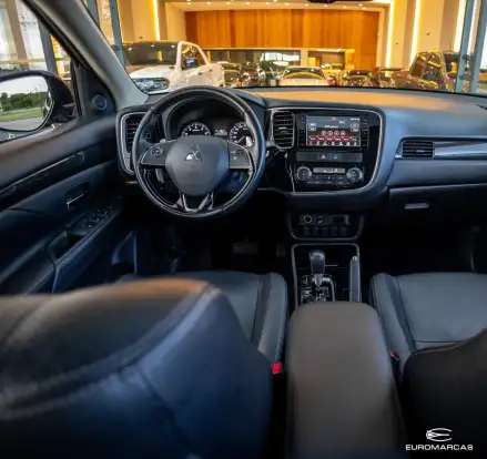 MITSUBISHI-OUTLANDER-2017