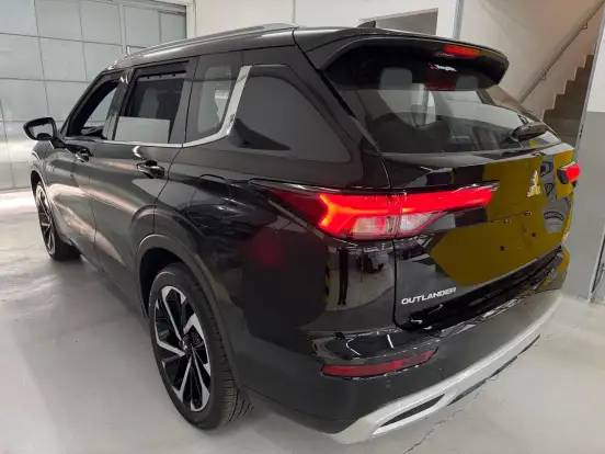 MITSUBISHI-OUTLANDER-2.4 PHEV SIGNATURE S-AWC DHT MITSUBISHI-OUTLANDER-2026