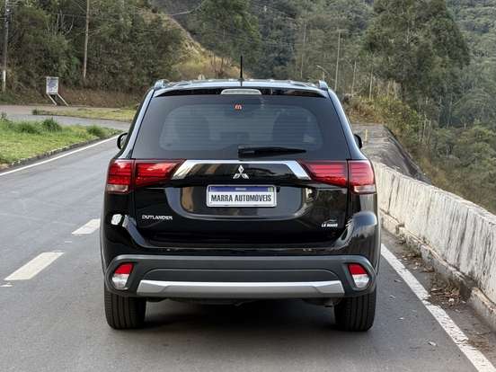 MITSUBISHI-OUTLANDER-2.0 16V GASOLINA 4P AUTOMÁTICO MITSUBISHI-OUTLANDER-2015