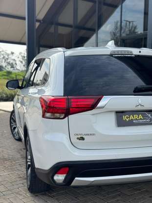 MITSUBISHI-OUTLANDER-2016