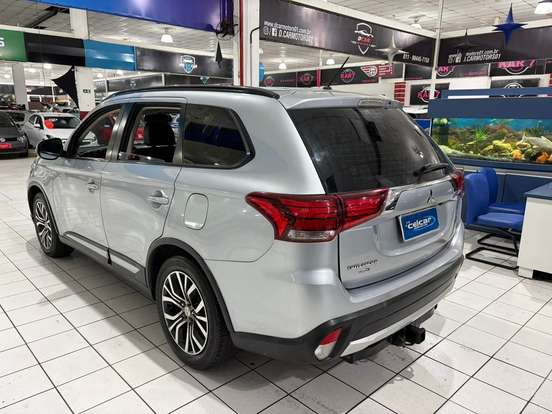 MITSUBISHI-OUTLANDER-2015