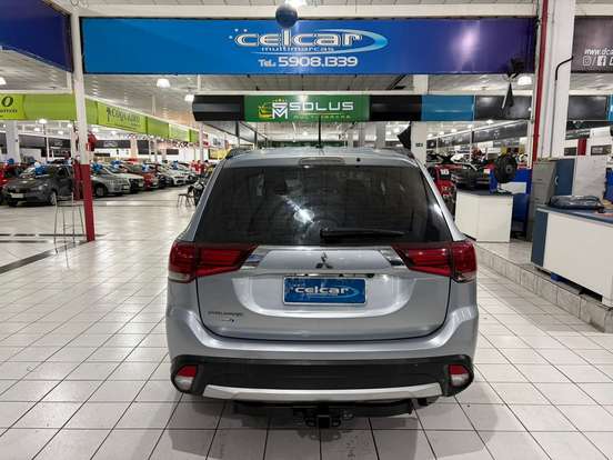 MITSUBISHI-OUTLANDER-2015