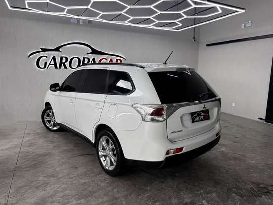 MITSUBISHI-OUTLANDER-2.0 16V GASOLINA 4P AUTOMÁTICO MITSUBISHI-OUTLANDER-2015