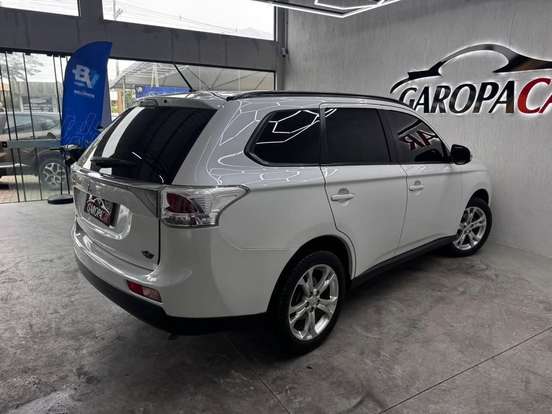 MITSUBISHI-OUTLANDER-2.0 16V GASOLINA 4P AUTOMÁTICO MITSUBISHI-OUTLANDER-2015