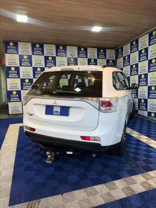 MITSUBISHI-OUTLANDER-2.0 16V GASOLINA 4P AUTOMÁTICO MITSUBISHI-OUTLANDER-2014