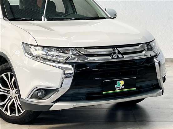 MITSUBISHI-OUTLANDER-2.0 COMFORT 16V GASOLINA 4P AUTOMÁTICO MITSUBISHI-OUTLANDER-2017