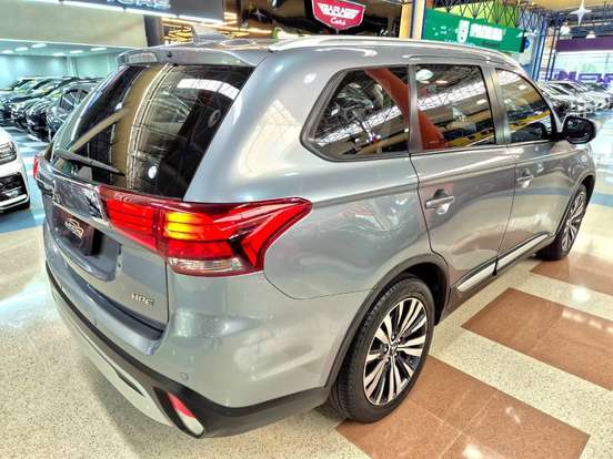 MITSUBISHI-OUTLANDER-2.0 MIVEC GASOLINA HPE AUTOMÁTICO MITSUBISHI-OUTLANDER-2018