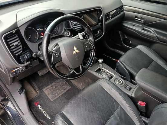 MITSUBISHI-OUTLANDER-2.2 4X4 16V DIESEL 4P AUTOMÁTICO MITSUBISHI-OUTLANDER-2015