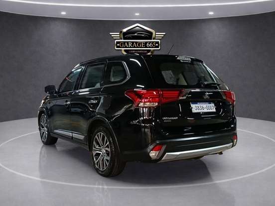 MITSUBISHI-OUTLANDER-2.2 4X4 16V DIESEL 4P AUTOMÁTICO MITSUBISHI-OUTLANDER-2015