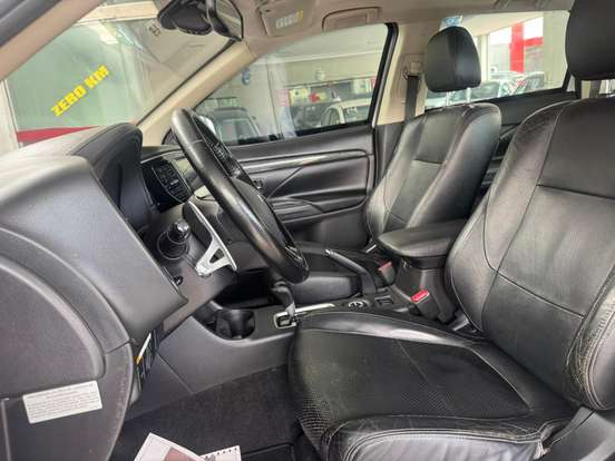 MITSUBISHI-OUTLANDER-2.2 4X4 16V DIESEL 4P AUTOMÁTICO MITSUBISHI-OUTLANDER-2015