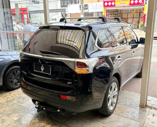 MITSUBISHI-OUTLANDER-2014