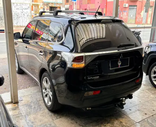 MITSUBISHI-OUTLANDER-2014