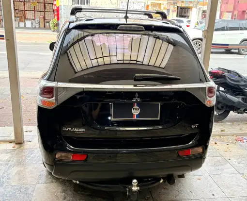 MITSUBISHI-OUTLANDER-2014
