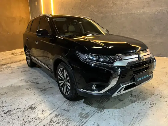 MITSUBISHI OUTLANDER 3.0 MIVEC V6 GASOLINA HPE-S AWD AUTOMÁTICO
