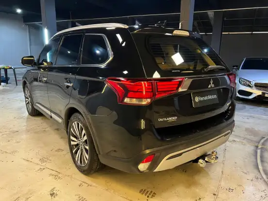 MITSUBISHI-OUTLANDER-3.0 MIVEC V6 GASOLINA HPE-S AWD AUTOMÁTICO MITSUBISHI-OUTLANDER-2020