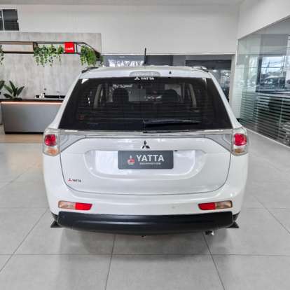 MITSUBISHI-OUTLANDER-3.0 GT 4X4 V6 24V GASOLINA 4P AUTOMÁTICO MITSUBISHI-OUTLANDER-2014