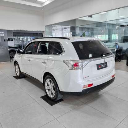 MITSUBISHI-OUTLANDER-3.0 GT 4X4 V6 24V GASOLINA 4P AUTOMÁTICO MITSUBISHI-OUTLANDER-2014