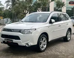 MITSUBISHI OUTLANDER 3.0 GT 4X4 V6 24V GASOLINA 4P AUTOMÁTICO MITSUBISHI OUTLANDER 3.0 GT 4X4 V6 24V GASOLINA 4P AUTOMÁTICO
